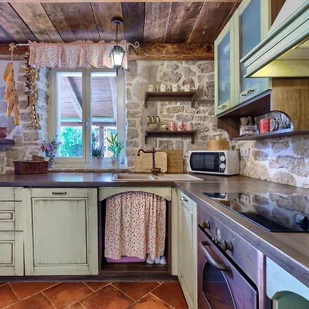 Ferienhaus Petra By Interhome Poreč